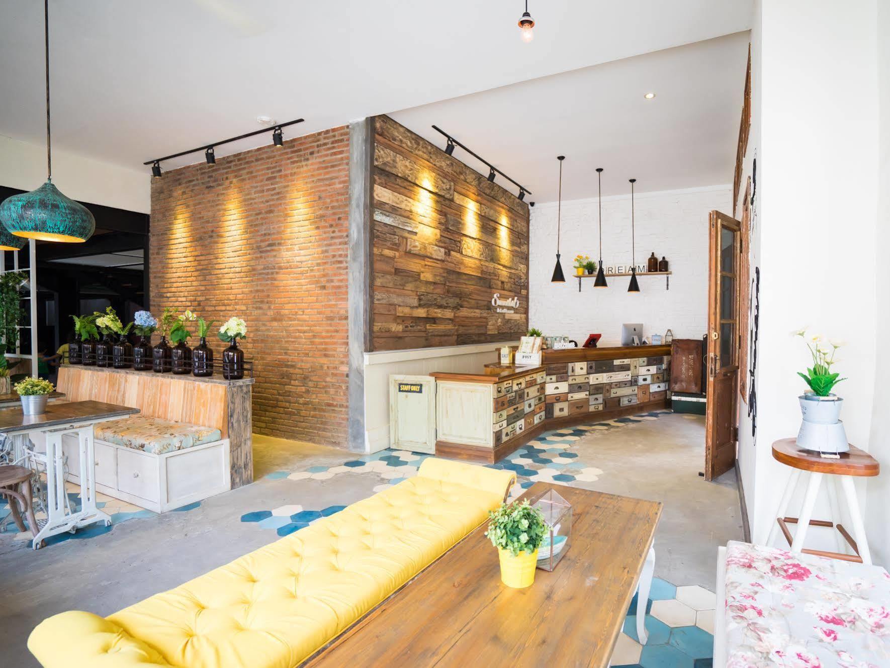 Summerbird - Bed And Brasserie Bandung Exterior photo