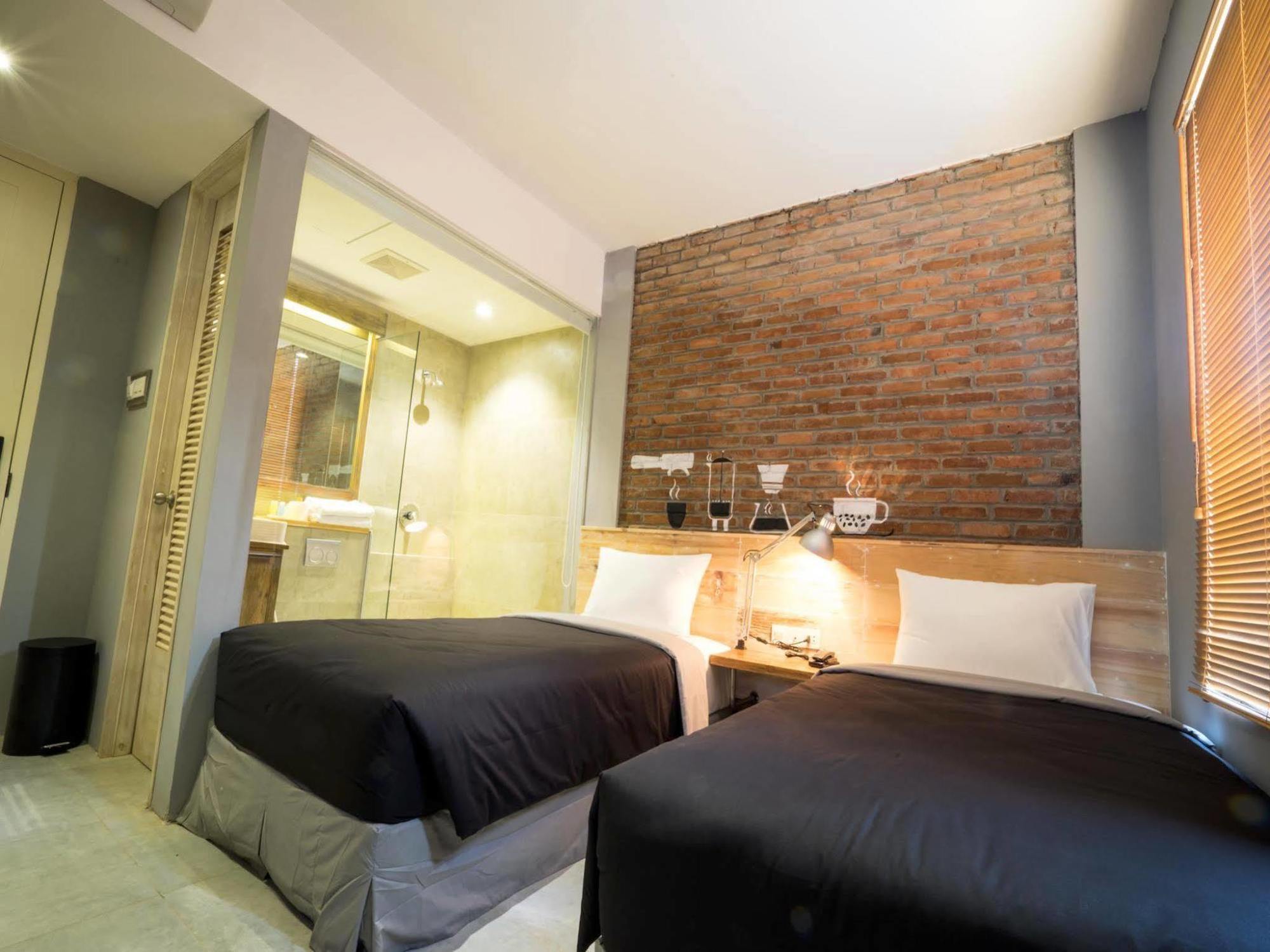 Summerbird - Bed And Brasserie Bandung Exterior photo