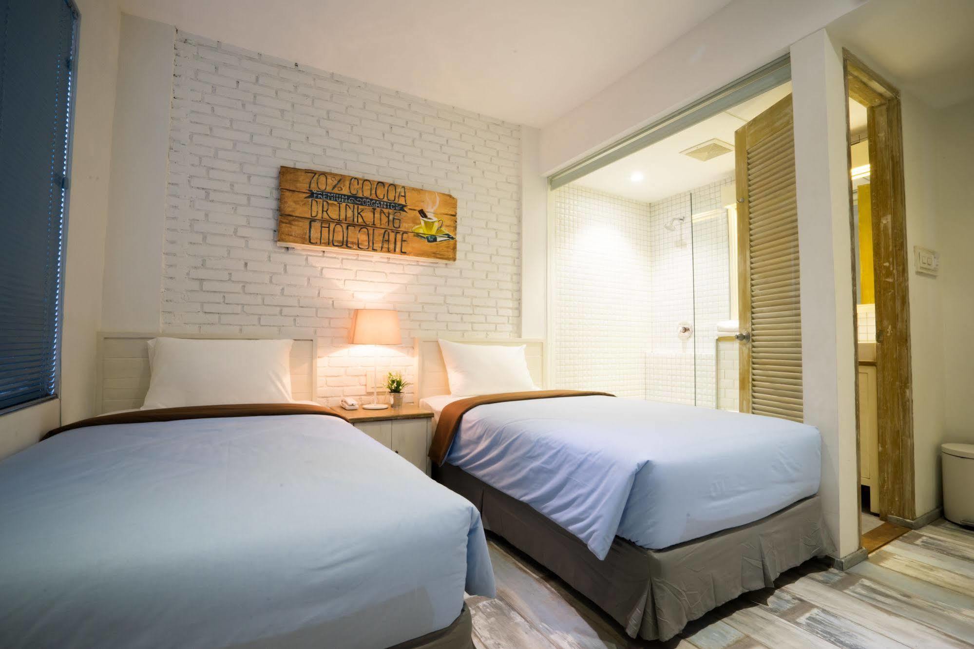 Summerbird - Bed And Brasserie Bandung Exterior photo