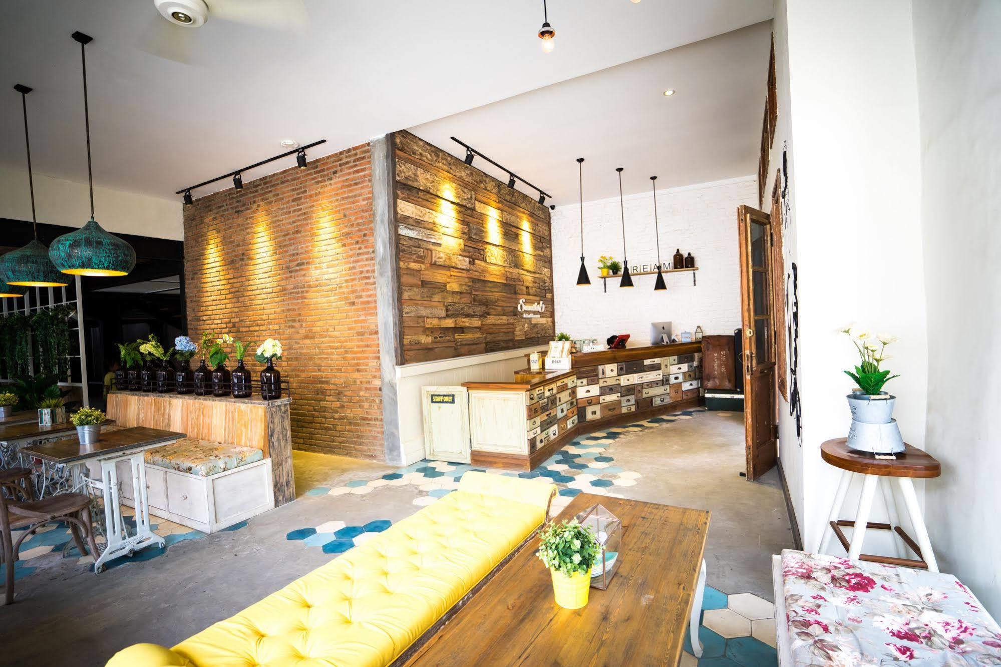 Summerbird - Bed And Brasserie Bandung Exterior photo