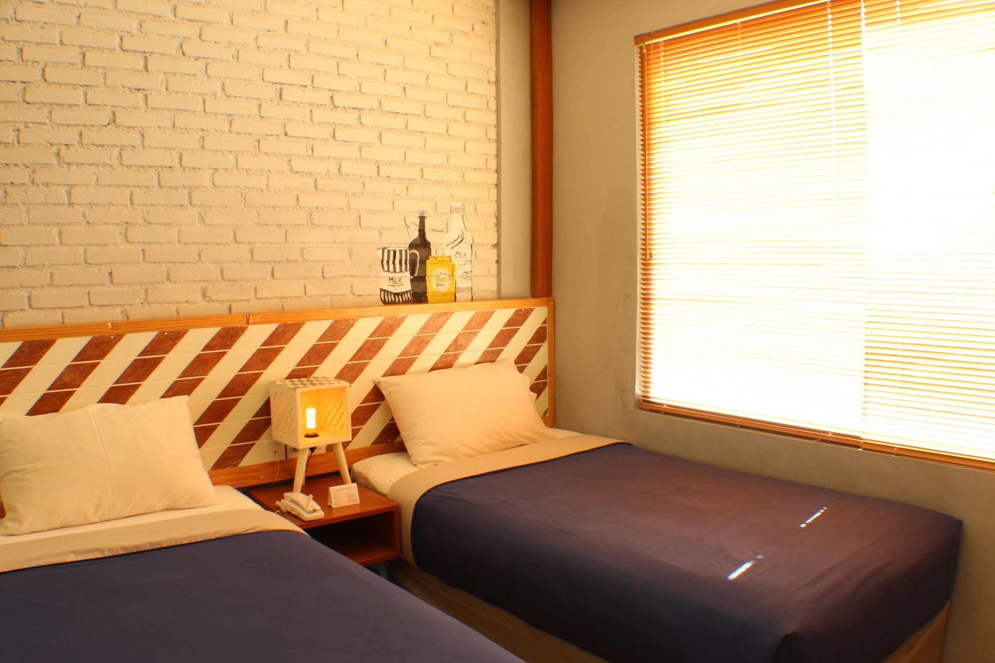 Summerbird - Bed And Brasserie Bandung Exterior photo