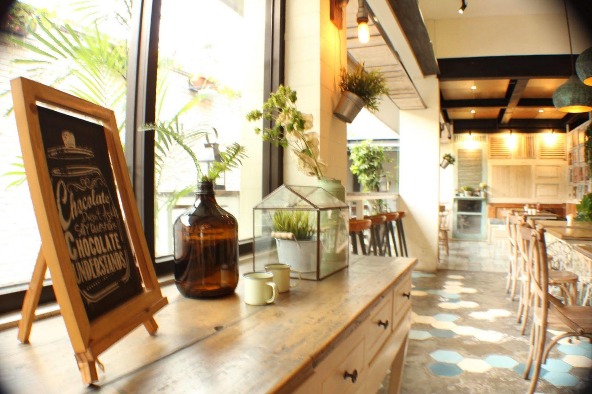 Summerbird - Bed And Brasserie Bandung Exterior photo