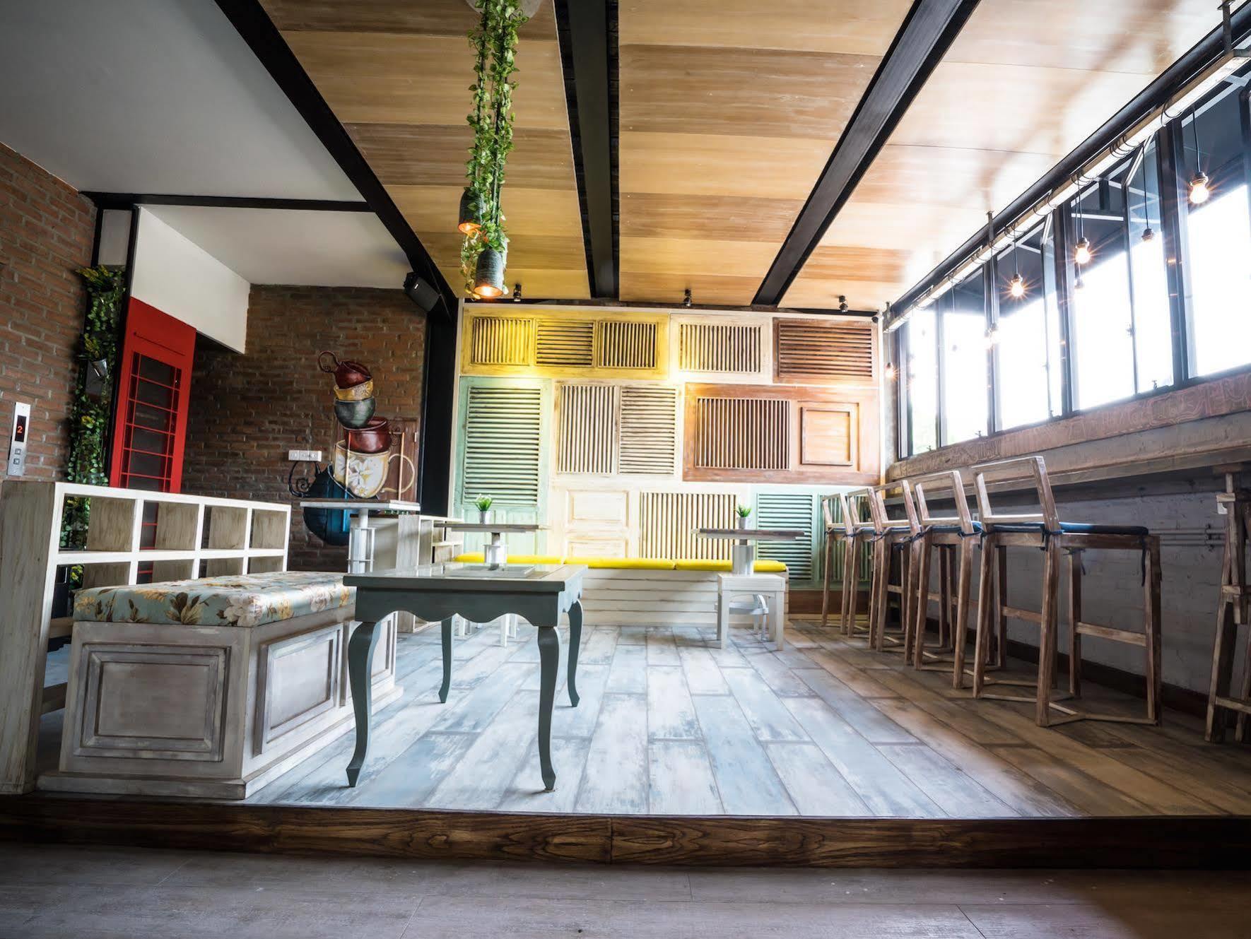 Summerbird - Bed And Brasserie Bandung Exterior photo