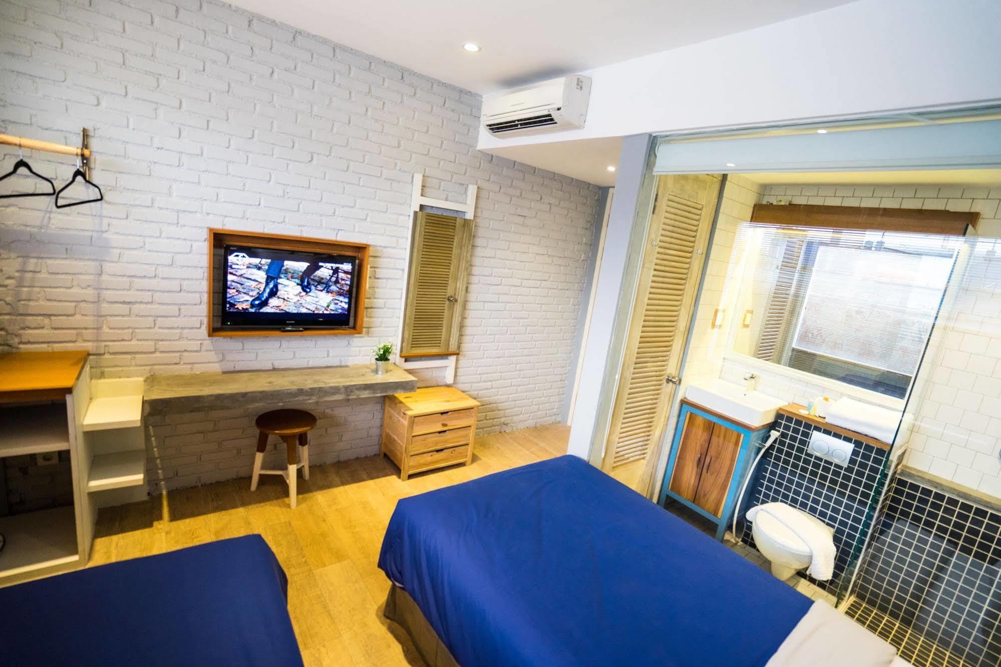 Summerbird - Bed And Brasserie Bandung Exterior photo