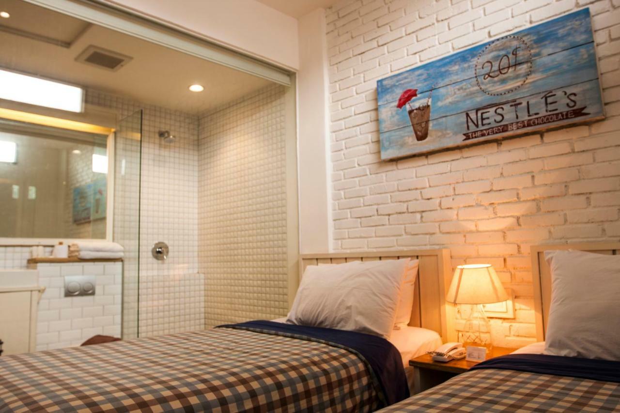 Summerbird - Bed And Brasserie Bandung Exterior photo