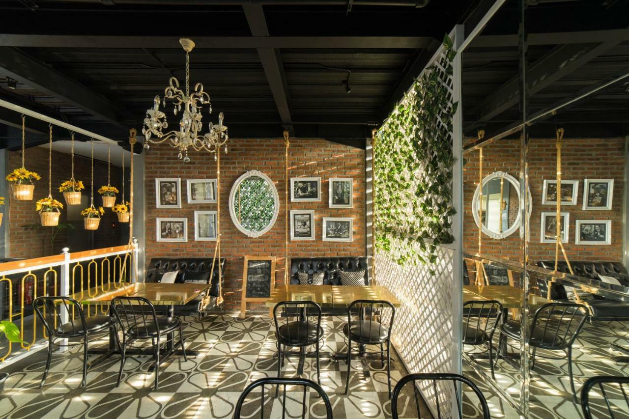 Summerbird - Bed And Brasserie Bandung Exterior photo